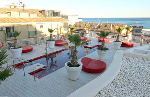 Sea View Apartment Near The Beach - Photo 2