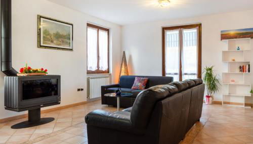 GuestHost - Casa del Giardino Apt with Shared Patio - Photo 2