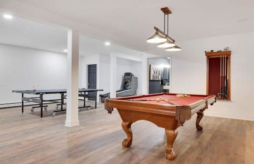 Luxe Lrg Pocono House for 18 Hot Tub/Gameroom/Pool - Foto 80