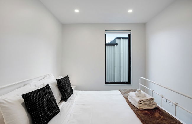 Urban Vogue Escape with Parking- Air-con - Photo 5