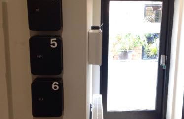 Rooms @ Number Six - Photo 26