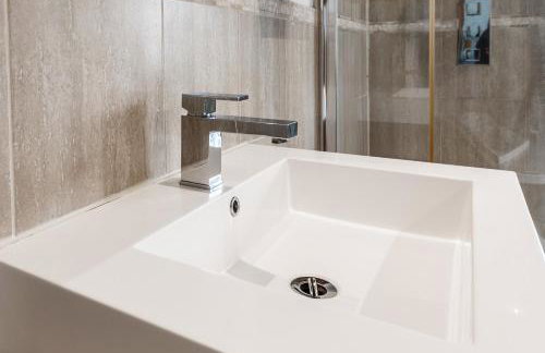 Modern 2 bed 2 Bath House in Sittingbourne by Splendid Stays - Photo 6