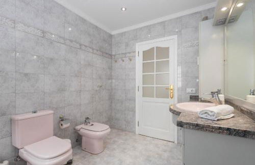 4BR Chalet El Romero-Private Pool, Barbecue & Chill - Foto 37