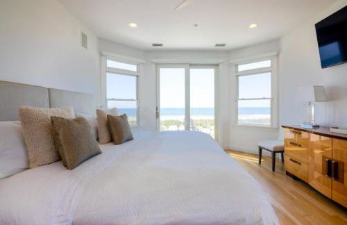 Spectacular 8 Bedroom Oceanfront Hamptons Beach House, Your Castle By The Sea ! - Foto 74