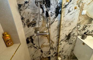 Cellinis Home Apartment - Photo 6