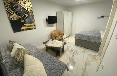 King's Landing Esma' house - Photo 15