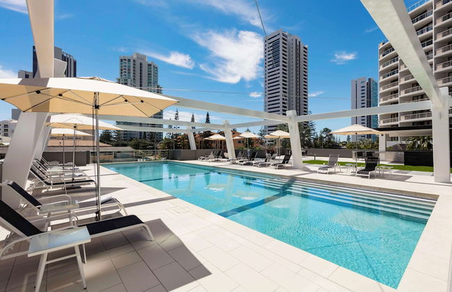 Avani Broadbeach Residences - Photo 1