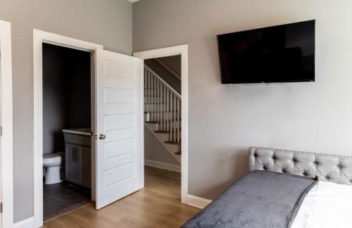 STAR Retreat Townhome with Garage 3 miles to Downtown - Foto 48