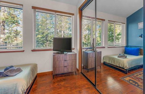 Fully Remodeled Tahoe Retreat with Game Room and Hot Tub - Foto 77