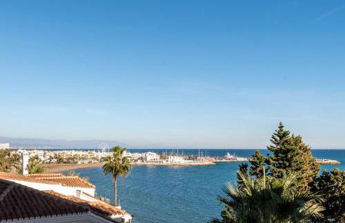 Stunning Beachfront apartment with Sea Views - Foto 27