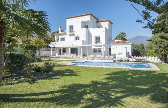 Elegant Villa Retreat - Foto 1