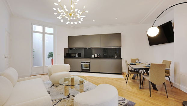 Superb Apartment With Terrace 2br/4p Trocadero - Foto 2, Imagen principal