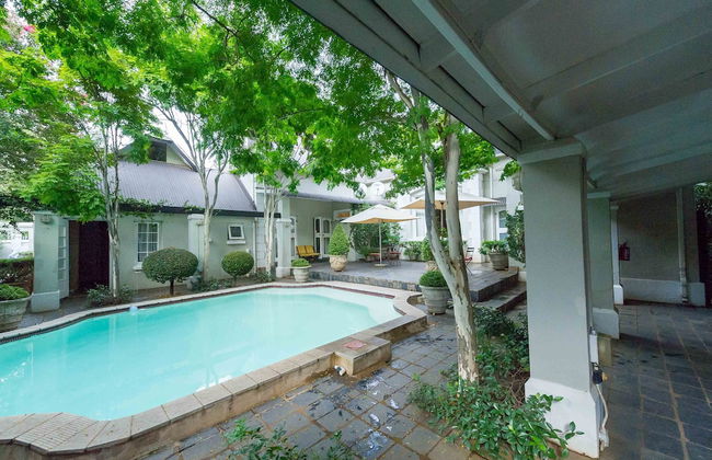 Lovely Guesthouse in Pretoria Welcoming you on a Spacious Room With Breakfast - Foto 12