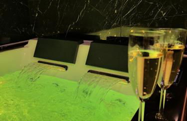 Jacuzzi privé, Sauna & Design Chic - Foto 8