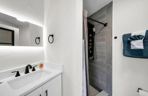 Relax & Play! 3BR Pool Home in Cape Coral - Pet-Friendly with Game Room - Foto 21