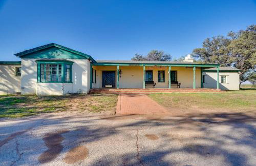 Secluded Ranch with Courtyard about 4 Mi to Odessa! - Foto 42