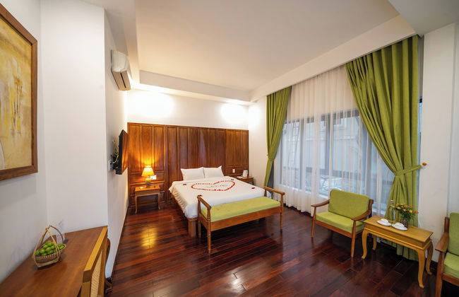 Palm River Boutique - Photo 21