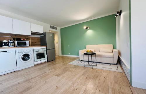 Golfe-Juan Gem, Pool & Beach - Photo 2