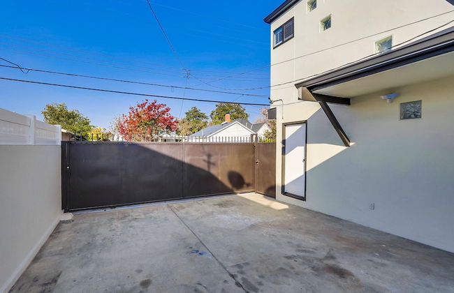 5 Bedroom plus loft room, 3 Bath home - Photo 28