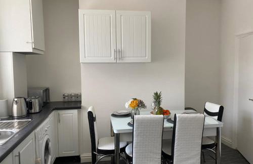 Cosy Cheerful 2 Bedrooms Near Piccadilly, Etihad Stadium Sleeps up to 5 - Foto 9