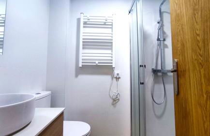 Stylish Seaview Apartment - Photo 33