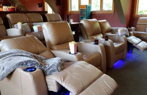 The Glen House -9 Bdrm Estate Sleep 26 Movie Theater,Pool,Golf,Ski - Foto 45