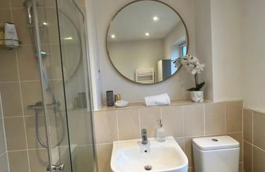 Kings Reach Slough nr Legoland and Ascot Stylish Homely House Sleeps Eight - Foto 30