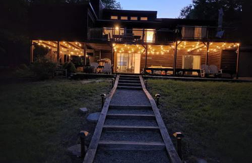 Lakefront Hot Tub Canoes Game Room Wood FP - Foto 23