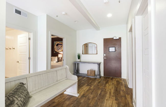 Modern Condos in California Building by Hosteeva - Foto 2