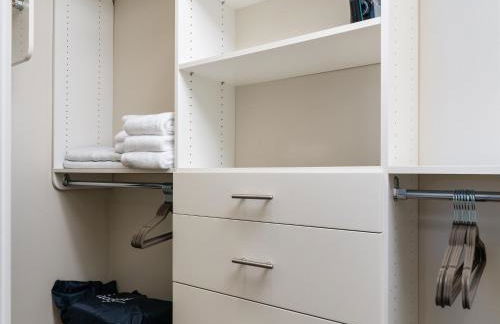 Lux Townhome With Parking and Rooftop Putting Green - Foto 11