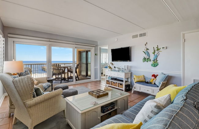 Beach Condo Miles-long Views Sand and Sea, Access to Private Fishing Pier by RedAwning - Foto 11