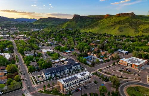 Unbeatable Location Golden Condo - Walk Everywhere - Photo 19