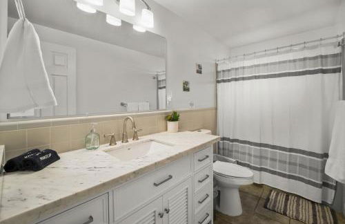 MtnCity Views 4BR Firepit FamilyRetreat NearUNR - Foto 37