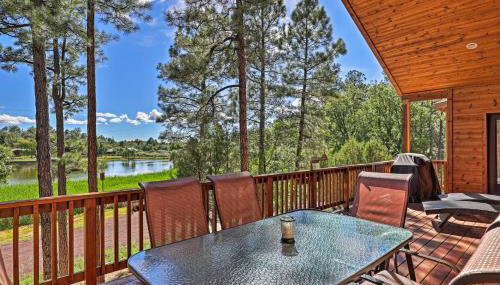 Serene Lakeside Cabin w/ Decks + Edler Lake Views! - Foto 1