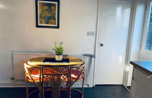 St Ives, King Bed Cosy home, parking, fast Wi Fi - Foto 11