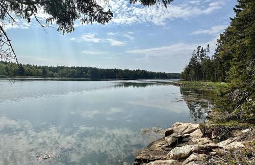 New 2023 Waterfront Home near Acadia with Hot Tub - Foto 49