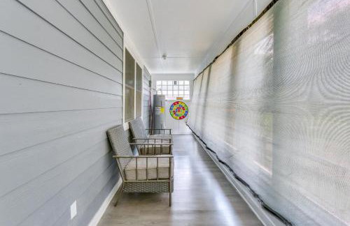 Beachy Home in Heart of Beaufort with Pool Access - Foto 20