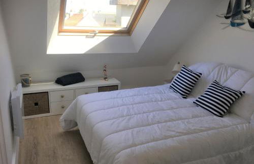 TOUT A PIED ! T2 25m2 - Parking privé - Wifi - Foto 13