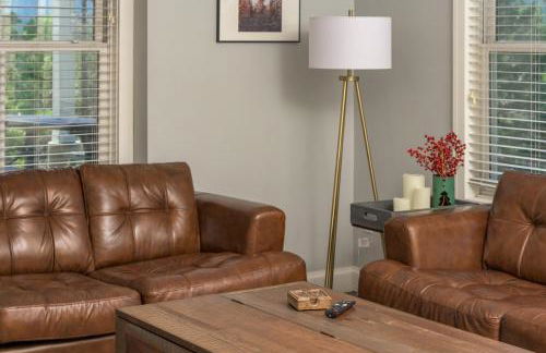 Luxe 4BR Mtn Retreat With Stunning Views Near Ski AndHikes - Foto 16