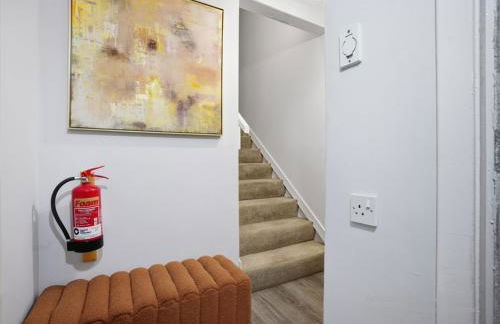 Modern 5-Bedroom House - Bannockburn - Photo 13