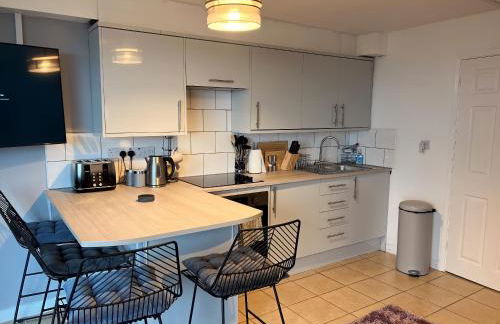 Beach Court Ground Floor - Cosy Apartment with Sea Views - Photo 8