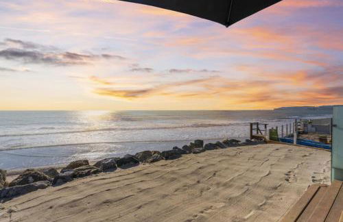 Hawaiian Style Beachfront on Beach Road - Foto 13