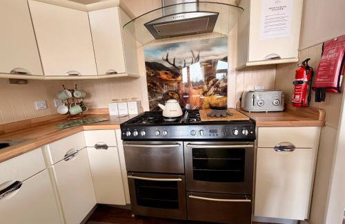 Hot Tub Lodge with Panoramic Views & Free Golf - Foto 35