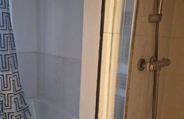Birmingham City Centre Cosy 2 Double Bedroom Apartment Free Parking Workspace and close to O2 Arena - Photo 17