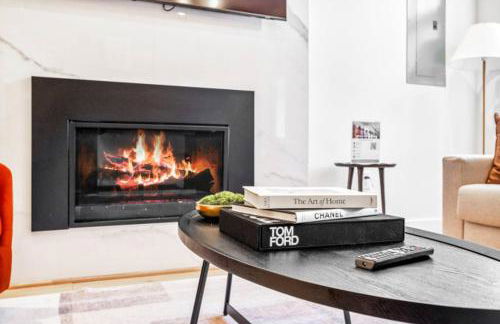 Sleeps 12 Downtown Entire home with rooftop - Foto 7