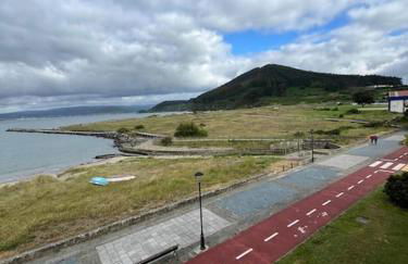 Piso primera línea de playa y vistas al mar en Cariño - Foto 31