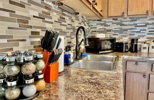 Quiet Cozy 2BR APT Black out Curtains - Foto 5