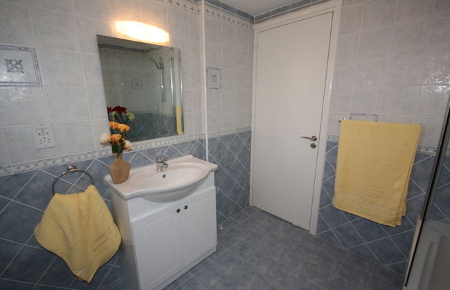 A Three-bedroom Villa With a Private Pool and Landscaped Garden Wi-fi - Foto 14