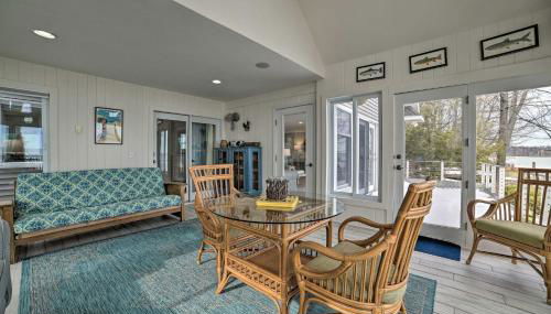 Getaway on Crystal Clear Lake Main and Guest House! - Foto 5