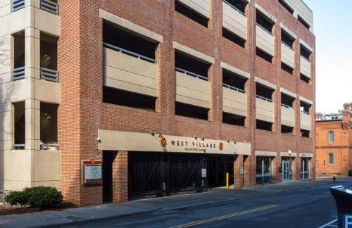 Downtown Durham 2BR Apt Walk Everywhere & Wifi - Foto 99